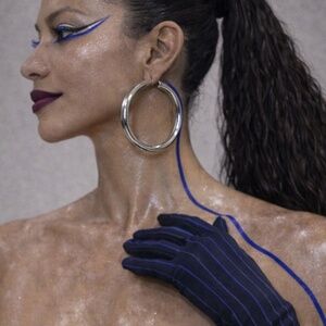 Medium Sized Goldy Hoops OS